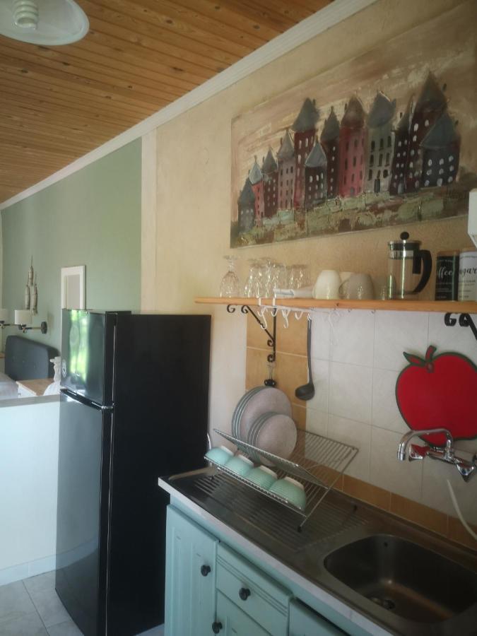 Achillion B&B Paralía Skotínis Esterno foto