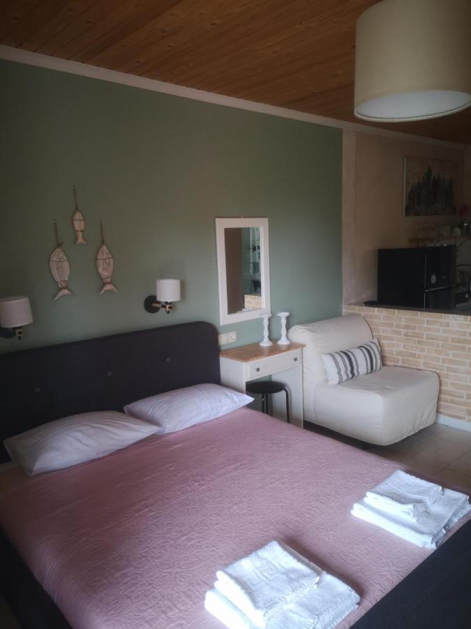 Achillion B&B Paralía Skotínis Esterno foto