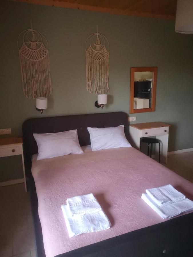 Achillion B&B Paralía Skotínis Esterno foto