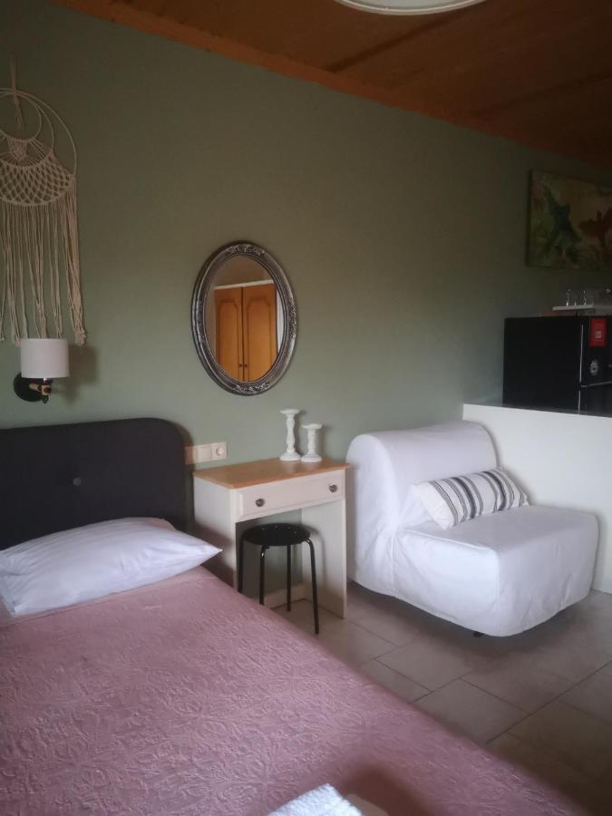 Achillion B&B Paralía Skotínis Esterno foto