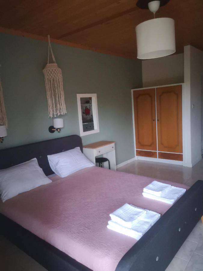 Achillion B&B Paralía Skotínis Esterno foto