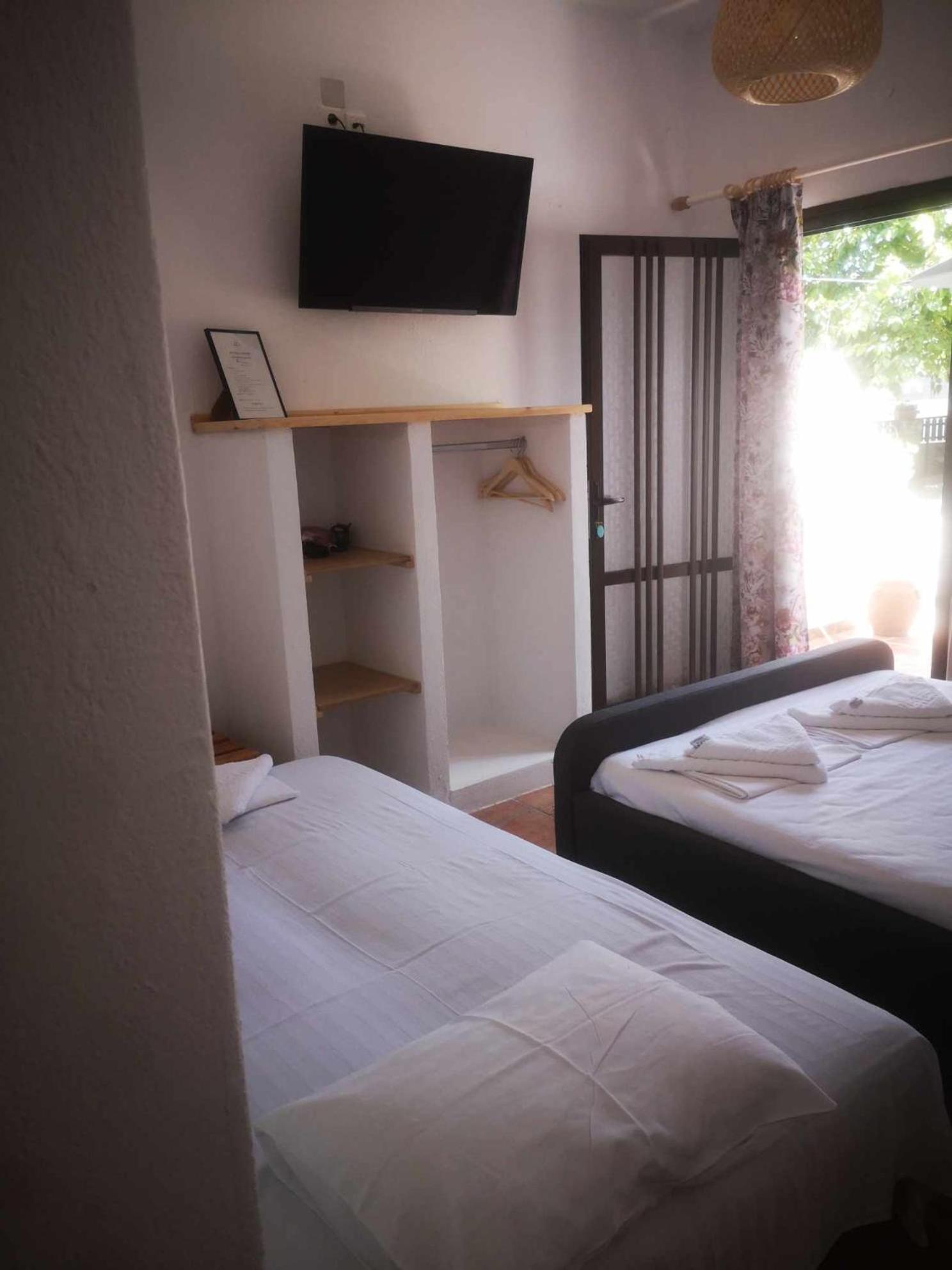 Achillion B&B Paralía Skotínis Esterno foto