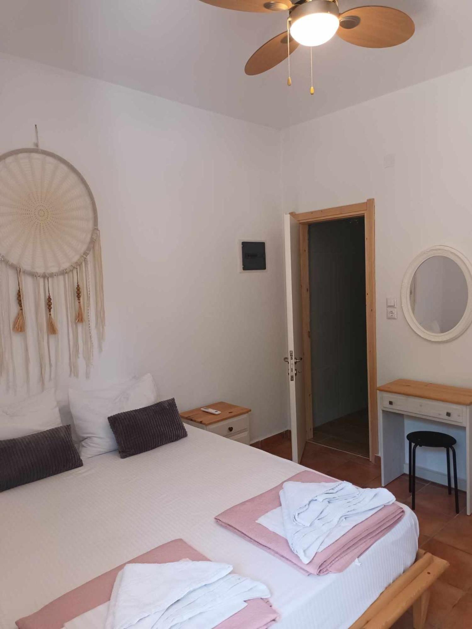 Achillion B&B Paralía Skotínis Esterno foto