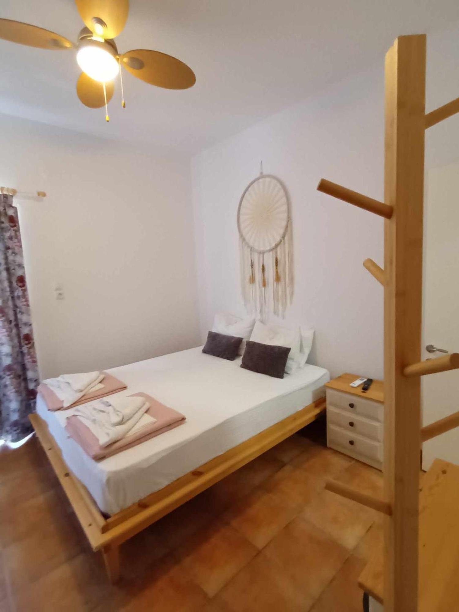 Achillion B&B Paralía Skotínis Esterno foto